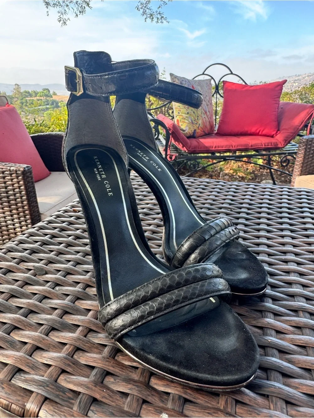 Kenneth Cole New York Black Leather Ankle Strap Heels Size 9